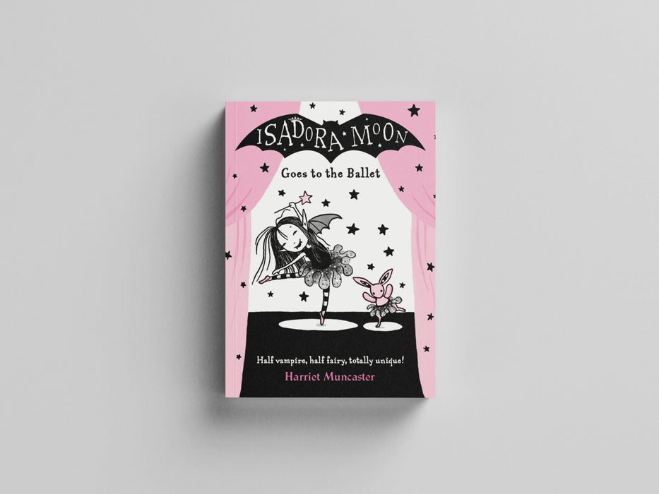 Isadora Moon Goes to the Ballet Paperback / softback